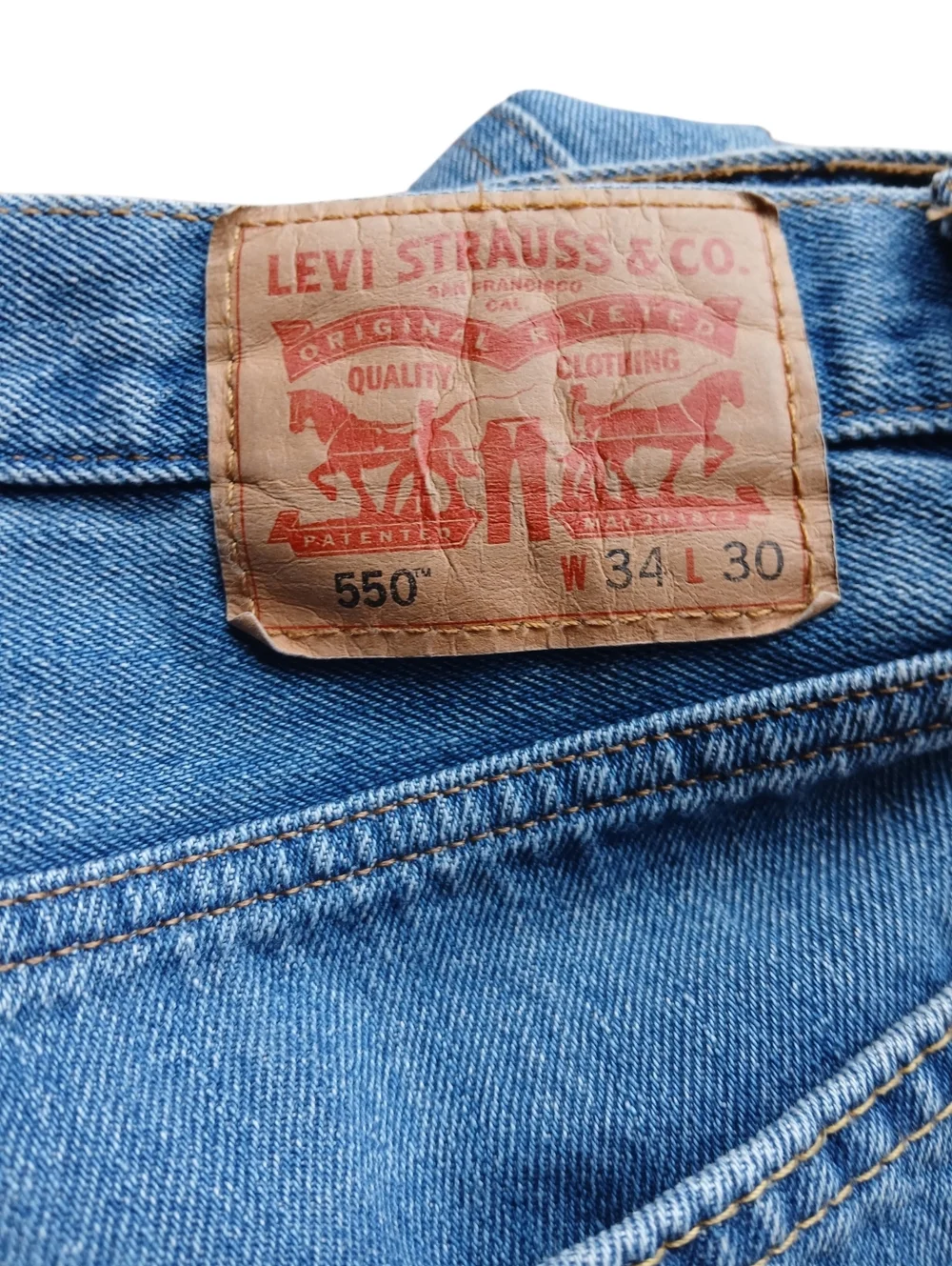 Levi's 550 Men's 34×30 Light Blue Straight Jeans - Picture 3 of 5